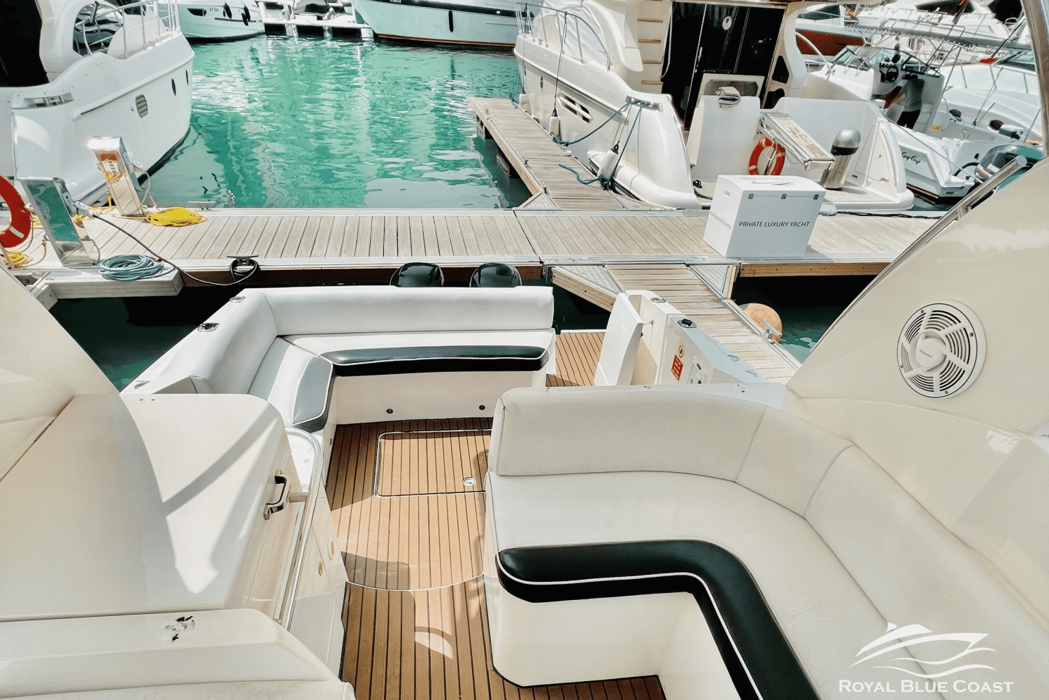 Dubai Marina: 2-timmars tur med minijacht