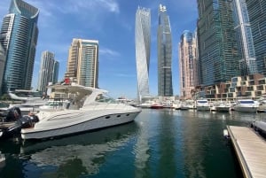 Puerto Deportivo de Dubai: Paseo en mini yate de 2 horas