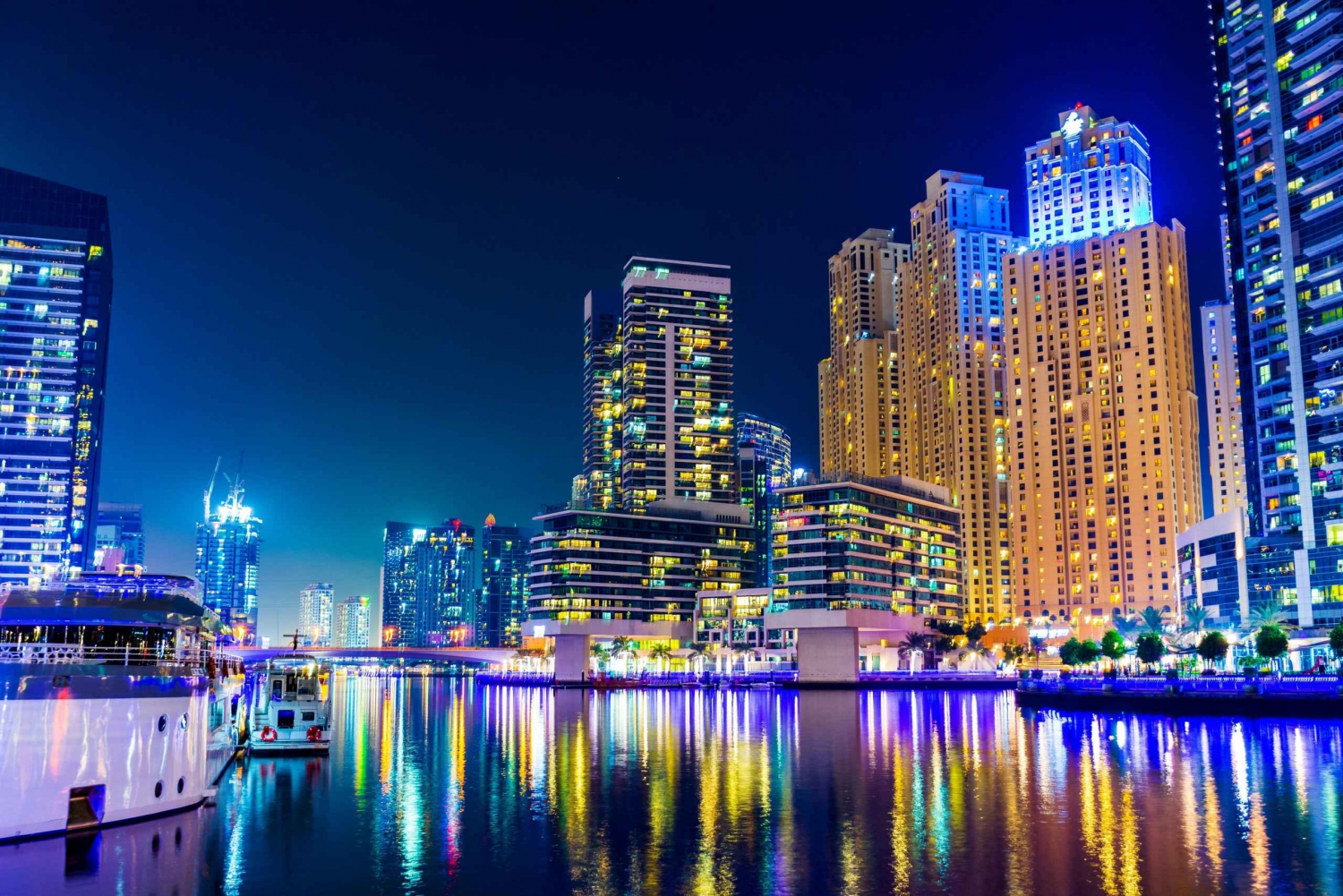 Dubai: Marina 5-Star Dinner Cruise med live underholdning