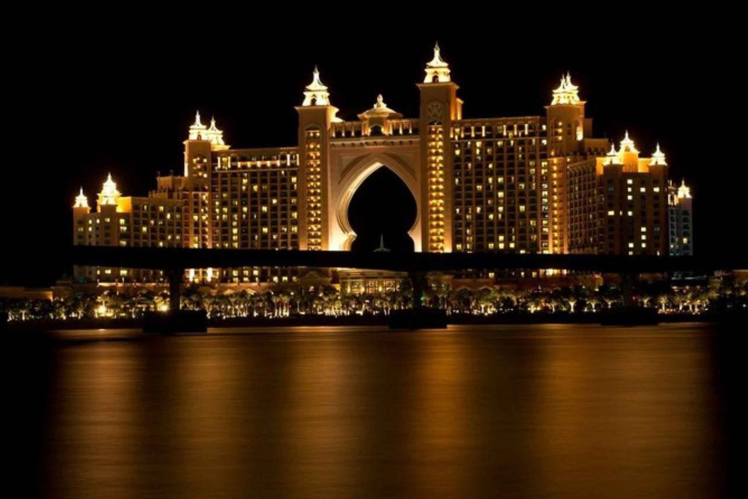 Crucero por el puerto deportivo de Dubai con tour nocturno privado de la ciudad de Dubai