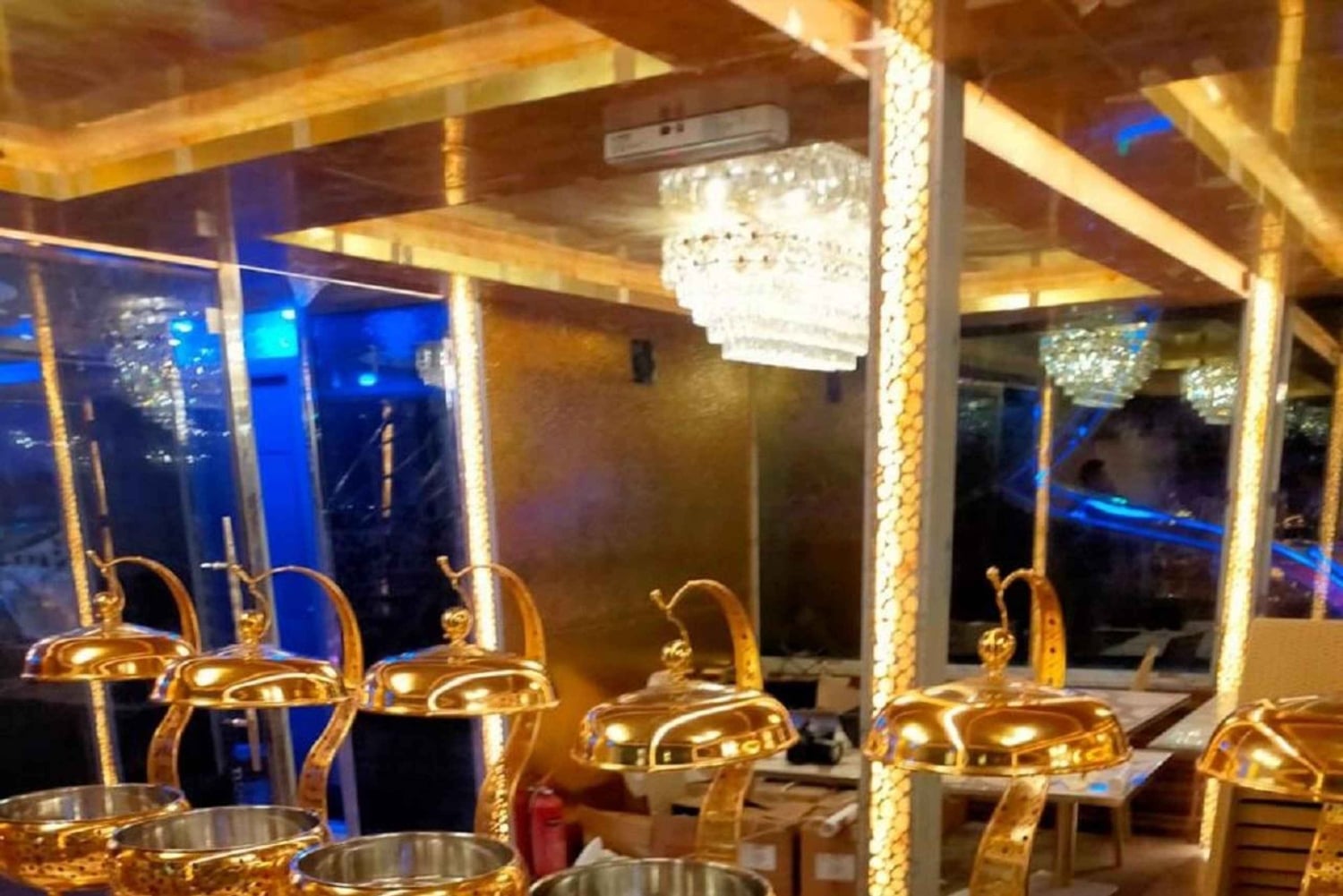 Croisière en boutre à Dubaï Marina : dîner buffet et divertissement en direct