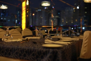 Croisière en boutre à Dubaï Marina : dîner buffet et divertissement en direct