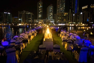 Croisière en boutre à Dubaï Marina : dîner buffet et divertissement en direct