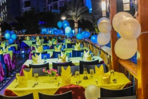 Dubai: Crucero en dhow por el puerto deportivo con cena y espectáculo de danza