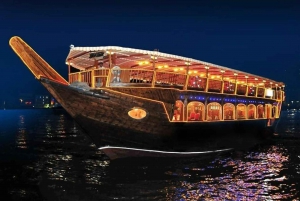 Cena crucero en dhow por el puerto deportivo de Dubai con traslado al hotel