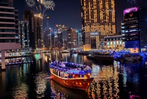 Cena crucero en dhow por el puerto deportivo de Dubai con traslado al hotel