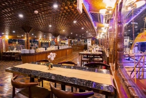 Dubai: Marina Dhow-middagscruise med liveunderholdning