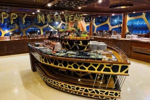 Dubai Marina: Middagscruise i en traditionel båd