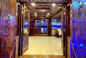 Dubai Marina: Dinner-Kreuzfahrt auf einem traditionellen Boot