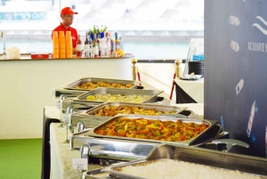 Dubai: Marina Dinner Cruise with Drinks & Live Music