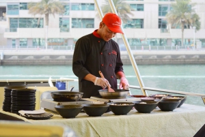 Dubai: Marina Dinner Cruise with Drinks & Live Music