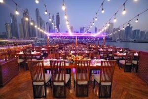 Dubai: Marina-Dinner-Bootsfahrt mit Tanoura-Tanzshow