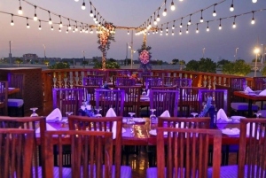 Dubai: Marina-Dinner-Bootsfahrt mit Tanoura-Tanzshow