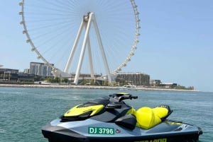 Dubai East: Przejażdżka JetsKi z przewodnikiem i nagłośnieniem!