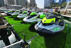 Dubai Oost: Begeleide JetsKi rit met geluidssysteem!