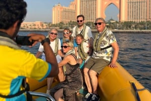 Dubai Marina: Guided Sightseeing Tour by Speedboat