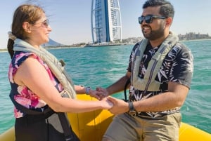 Dubai Marina: Guided Sightseeing Tour by Speedboat