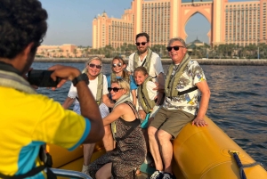 Dubai Marina: Guided Sightseeing Tour by Speedboat