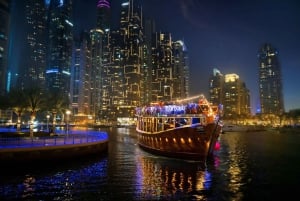 Dubai: Marina Luxury Dhow -risteily 5 tähden intialaisella illallisella