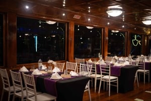 Dubai: Marina Luxury Dhow -risteily 5 tähden intialaisella illallisella