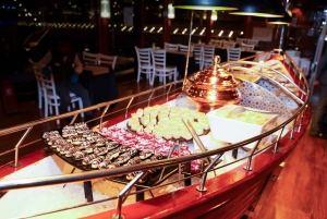 Dubai: Crucero con cena en dhow de lujo por el puerto deportivo