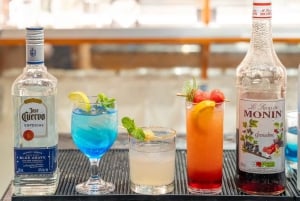 Dubai: Marina Sunset or Dinner Cruise -Live Shows & Open Bar