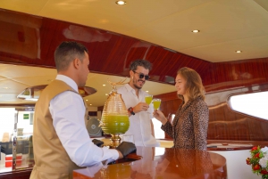 Dubai: Marina Luxury Private Yacht with Sunset & BBQ Dinner