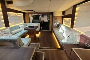 Роскошный тур на яхте по Дубай Марина: Ain Dubai, JBR и гавань (1 час)