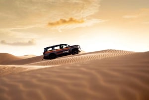 Luksusowa wycieczka jachtem po marinie w Dubaju — safari po czerwonej pustyni