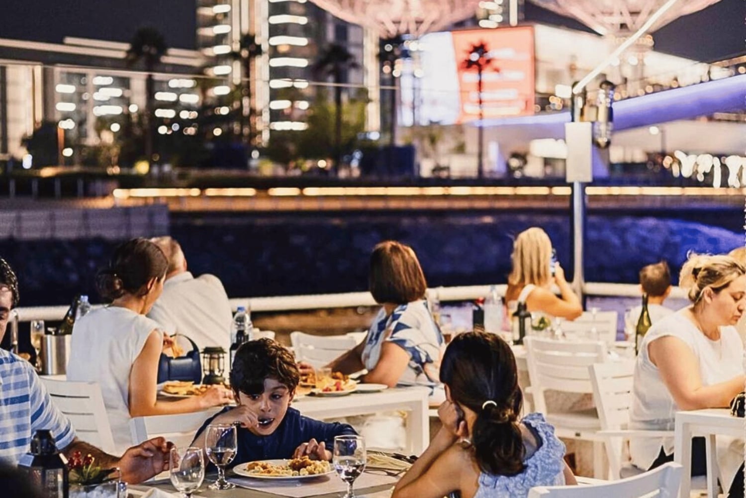 Dubai: Marina Premium middagskryssning med obegränsat antal drinkar