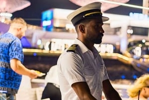 Dubai: Marina Premium Dinner Cruise med ubegrænsede drikkevarer