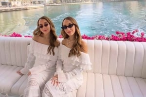 Dubai Marina: crociera privata con la barca a tema floreale Mont Fleuri