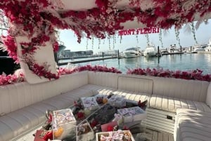Marina de Dubaï : Visite privée d'un yacht à fleurs de luxe avec brunch