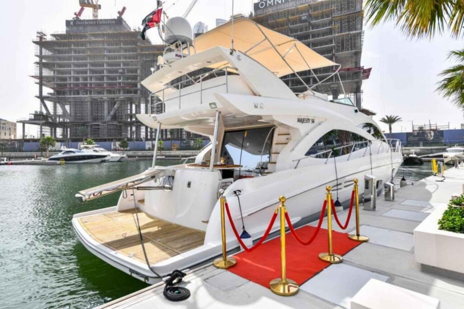 Dubai: Privat lyxjakttur i marinan