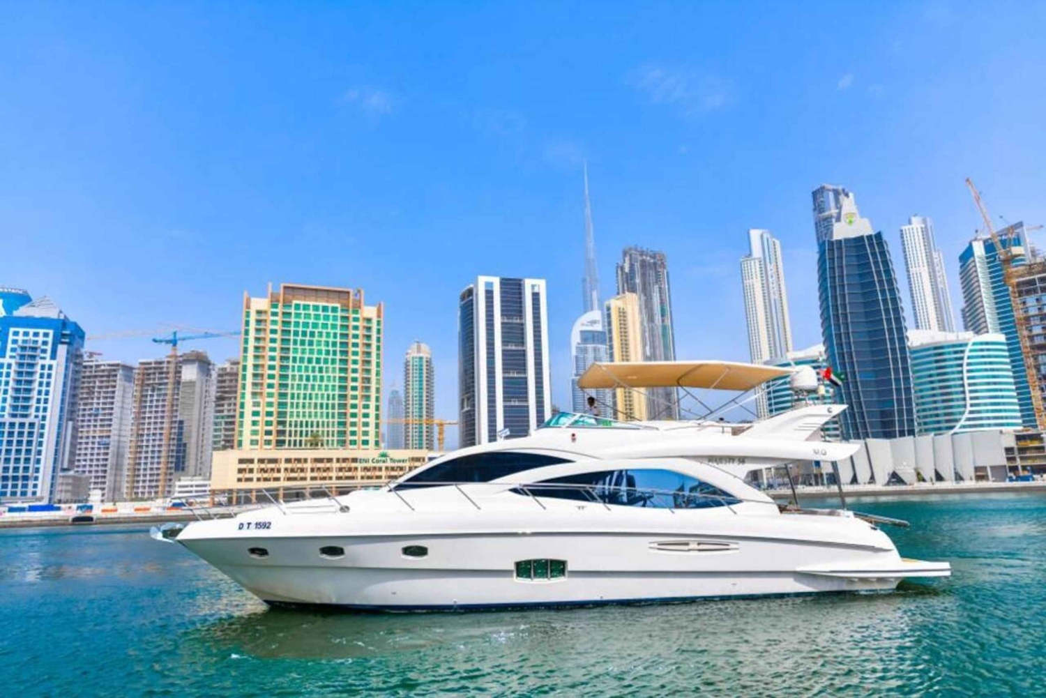 Dubai: Private Luxusyacht-Fahrt durch die Dubai Marina