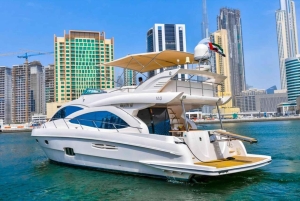 Dubai: Private Luxusyacht-Fahrt durch die Dubai Marina