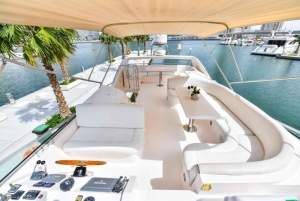 Dubai: Private Luxusyacht-Fahrt durch die Dubai Marina