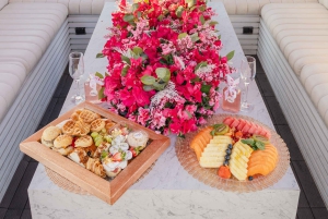 Dubai Marina: Private Boat Tour with Flower