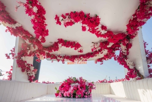 Dubai Marina: Private Boat Tour with Flower