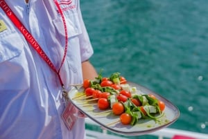 Marina de Dubai: passeio de barco à vela com churrasco e natação