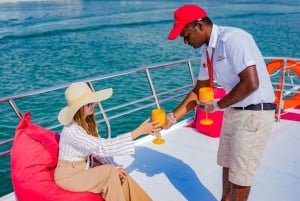 Dubai Marina: tour in barca a vela con barbecue e nuoto
