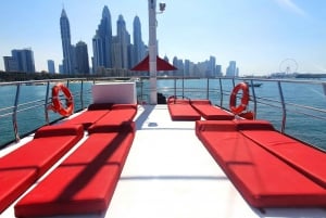 Dubai Marina: Segeltur med grill och simning