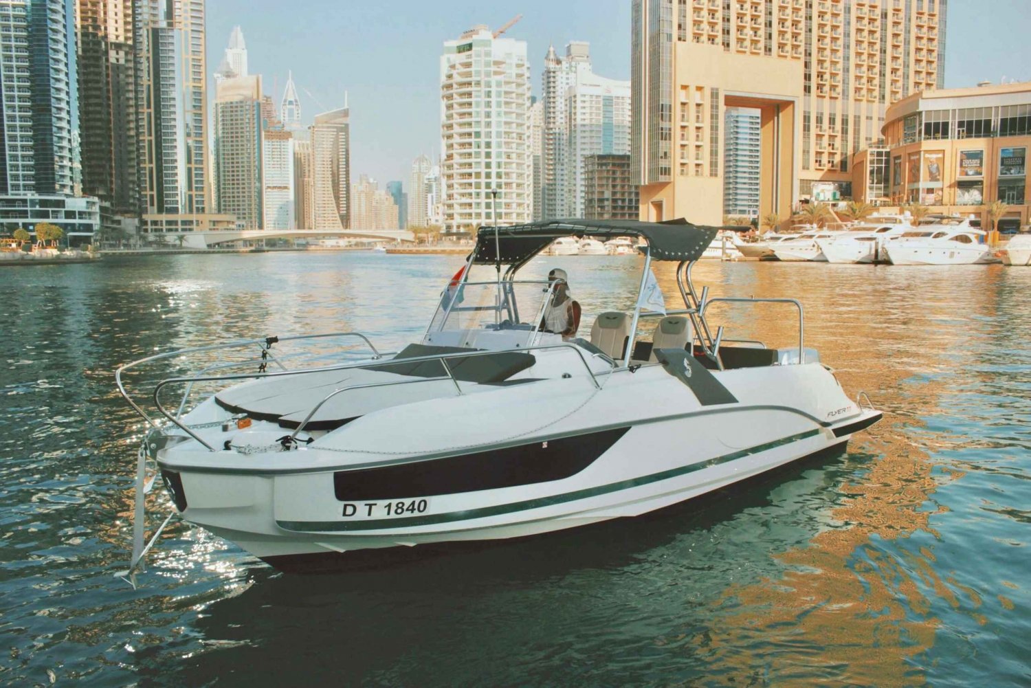 Dubai: sightseeing in de jachthaven en zwemmen