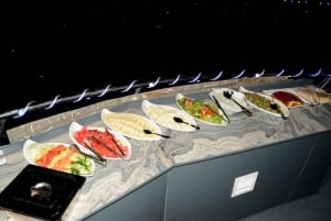 Ainutlaatuinen illallisristeily Dubai Marinassa