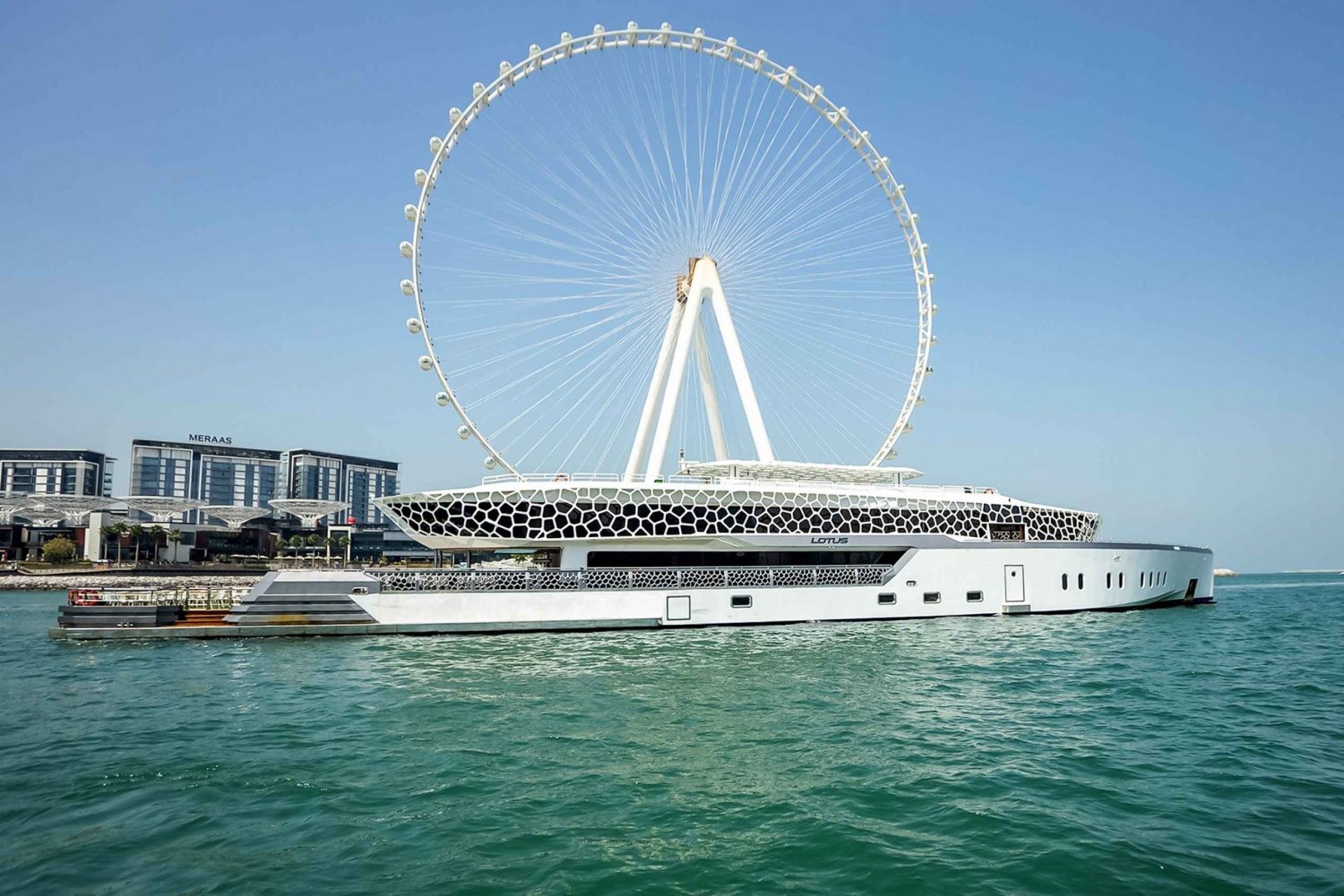 Dubái: crucero en megayate de lujo con cena tipo bufé