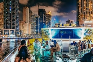 Dubái: crucero en megayate de lujo con cena tipo bufé