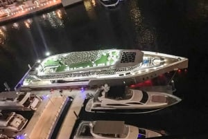Mega Yacht Cruise med buffémiddag