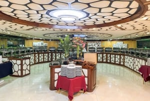 Dubai: Mega Yacht Dinner Cruise with Buffet