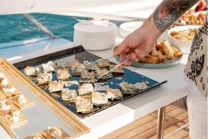 Dubai Midday Yacht Burj Al Arab Tour with Live BBQ & Drinks