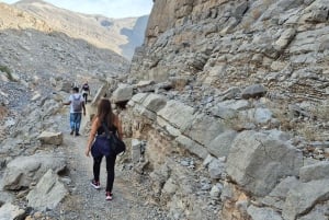 Dubai: Moderate hiking trip to Jebel Jais Hidden Oasis trail